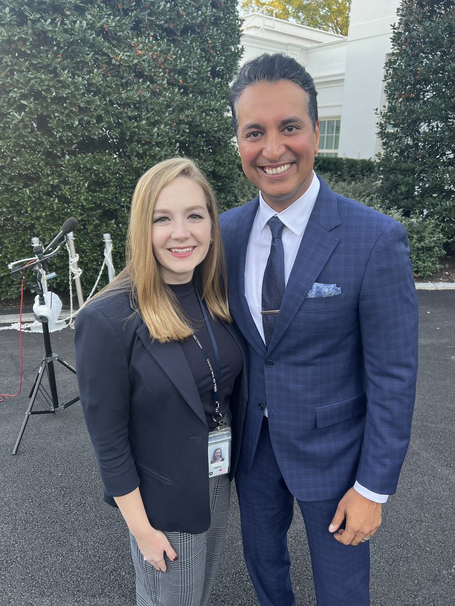 A full circle moment today at the White House - seeing fellow @TUKleincollege alum @KevinNegandhi on campus after he met with Pres. Biden and WH officials to advocate for student athletes. Always proud to be #TempleMade - and especially proud to share an alma mater with this guy!