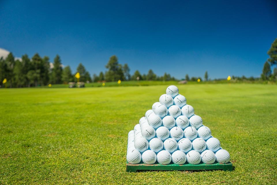 2ndSwingGolf's tweet photo. What's your driving range routine? Which club is your go-to for starting, and which one do you finish with? Why is that your routine? 🏌️♂️🏌️♀️ #GolfQuestion #2ndswinggolf https://t.co/BXNzT2JNAc