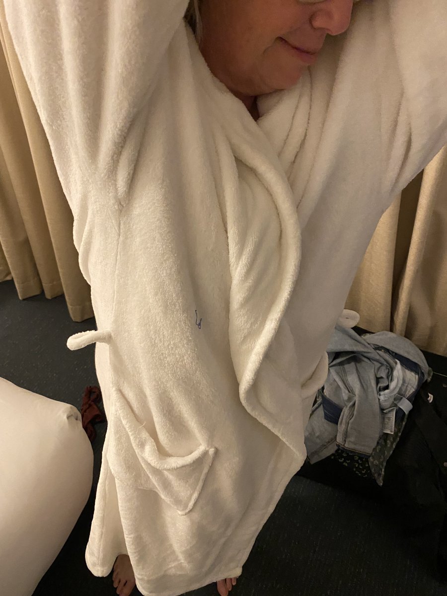 Her_Cucky's tweet photo. We are heading to Melbourne & would like to visit a nudist beach.Our last experience was Sunnyside beach which had lots of flies & spied on from guys from a school above.Can anyone recommend somwhere else? #PointImpossible #PtImpossible #Nudebeach #Melbournenude #melbournenudist https://t.co/7P4SpSPvWa