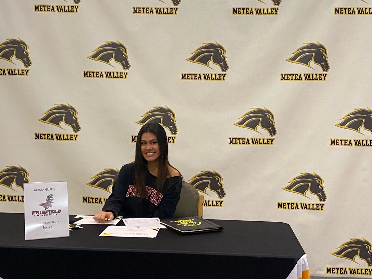 AlyssaGluting's tweet photo. So excited to officially be a part of the @StagsWSoccer program !! ❤️🤍#NationalSigningDay @MeteaGirlsSoc @MeteaAthletics @GalaxySCIL @galaxysc0506ga @StagsWsocCoach @Deanharding82 @ImCollegeSoccer
Stangs to Stags !! https://t.co/Br4ldevyoe