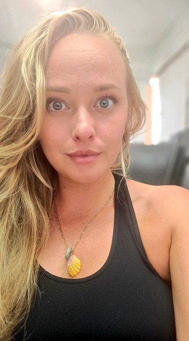 Multiple people said something about my makeup today.. guess I don't wear it enough #nofilter https://t<a href="/tag/nofilter"class="tags"><span>#nofilter</span></a>