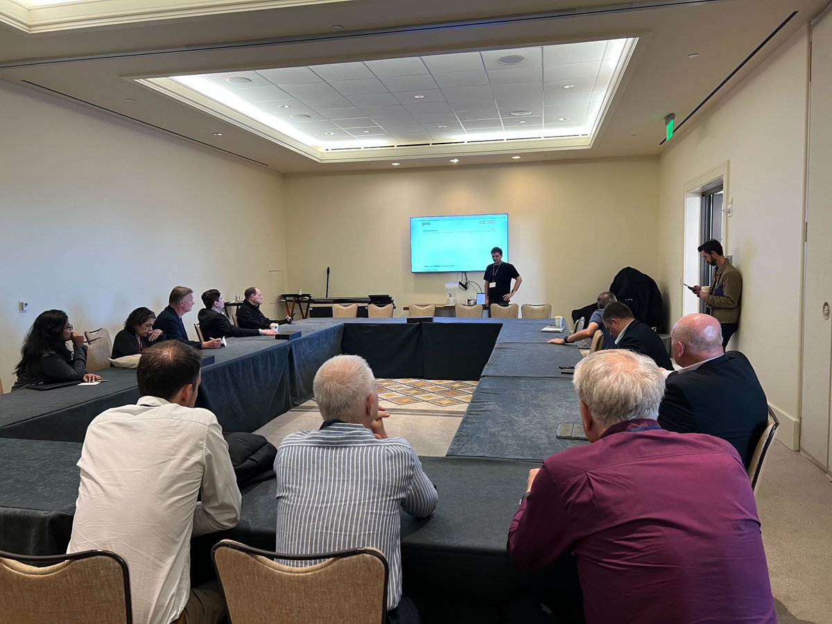 GroqInc's tweet photo. This week Groqsters are participating in hard-hitting conversations with global leaders in technology, business, finance &amp; government at #FutureInReview. @JonathanRoss321 spoke about the future of AI chips and led a session on the art &amp; science of AI prompt engineering. https://t.co/Q46bIUW3uf