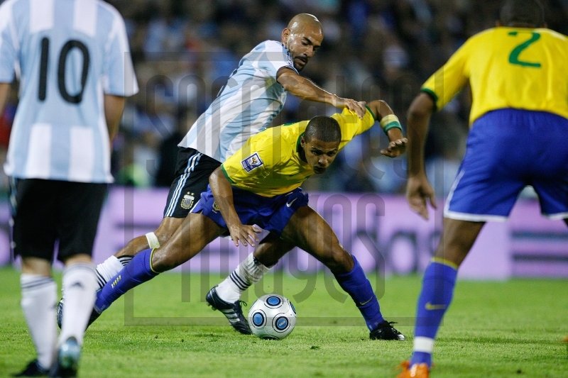 pujolfernando's tweet photo. #EDLP Felipe Melo en @TNTSportsAR

"Una vez antes de jugar con Argentina, voy le digo a Verón: 'Vos mi ídolo'"

"Él agarra y me dice: "Qué mi ídolo, la conc.. de su madre, te voy a arrancar la cabeza"

"En el partido tiene que ser así. Después vino a hablar, ah Felipe y todo eso" https://t.co/WpIdxuMOPD