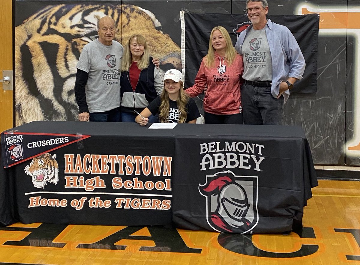 HHSTIGERS's tweet image. Congrats to HHS Senior Field Hockey Player Skyler Sciaretta who signed her letter on Intent to continue athletic  and academic career at Belmont Abbey College!! #TigerProud