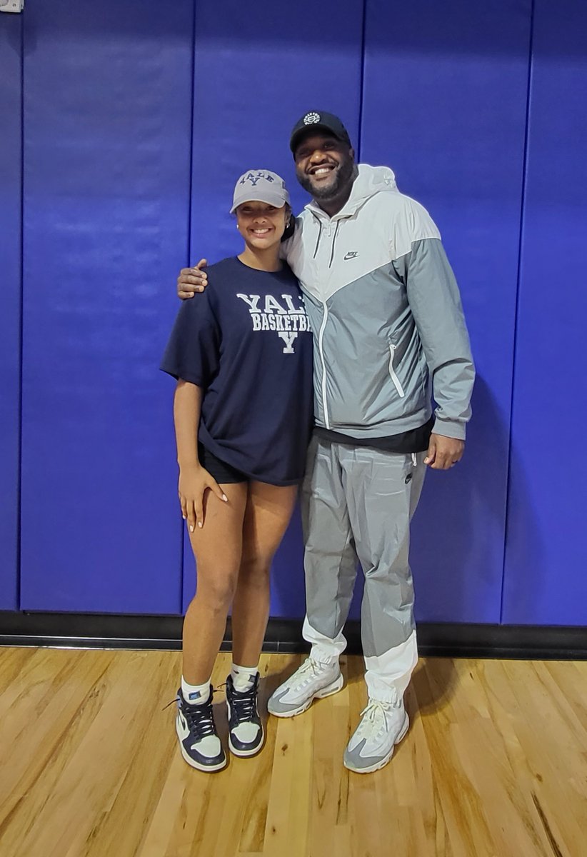 Today was awesome seeing my girls @DauerSienna and @carrera_player and @CiniyaMoore signing to great programs. I'm blessed to cross paths with all of you. Always good seeing my homies @LenaGirardi and @KaliBarrett0. Today was a good day!! Congrats, yall, and enjoy your moment!