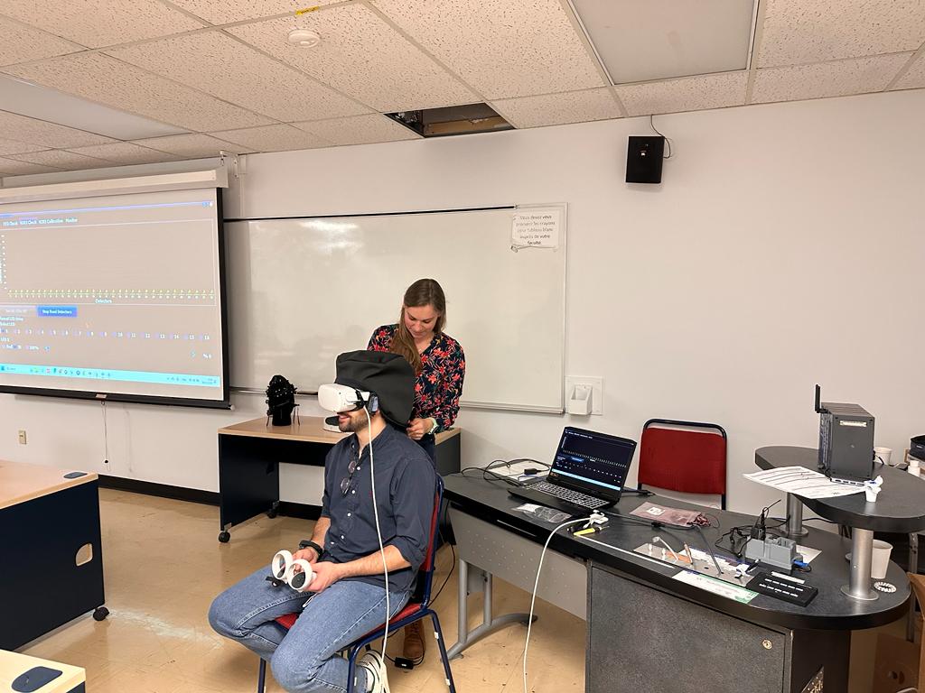 seenelimaging's tweet image. 📢 Just wrapped up a workshop with the EJNQ team of @ChuSteJustine! 🎓 Our presentation and hands-on sessions with @BiopacSystems and @NoldusIT were a fantastic learning experience. 🙌 Thank you to all the participants for making it a success! 🌟#FaceReader #fNIRS #VR #Physiology