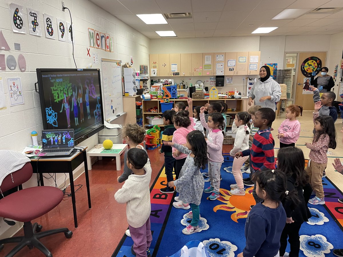 Les élèves <a href="/CDJ_Viamonde/">Carrefour des jeunes</a> ont participé à des activités pour apprendre davantage sur la fête Diwali ! Merci au parent <a href="/AnjaliLh/">Anjali LH</a> qui a offert cette opportunité aux élèves.