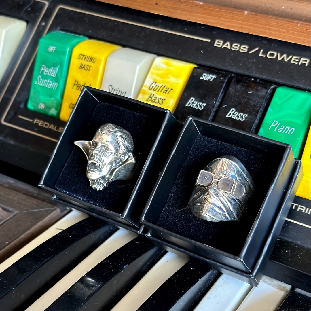 🦇 Embrace your dark side with our Dracula Ring 🦇 and add an air of mystery with the Invisible Man Ring! 😎 Get yours now at buff.ly/49rEP1Y and buff.ly/461QAcf. Limited stock! 💍 
#Jewelry #GothicFashion #Mystery