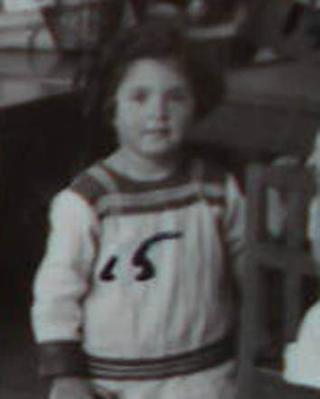 AuschwitzMuseum's tweet photo. 8 November 1928 | Dutch Jewish girl, Rebekka Polak, was born in Amsterdam.

She was deported to #Auschwitz from #Westerbork in September 1943. She did not survive. https://t.co/D3DKY4gJqR