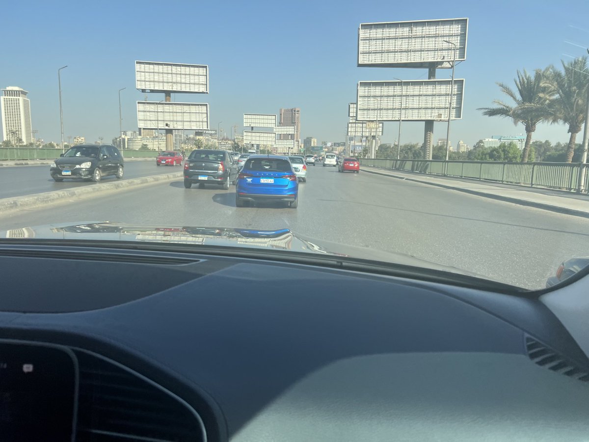 الصوره ديه مش بسيطه … المعلنين مش موجودين .. اعتقد الفتره الجايه السوق هيشاهد تقلبات كثيره .. دوام الحال من المحال