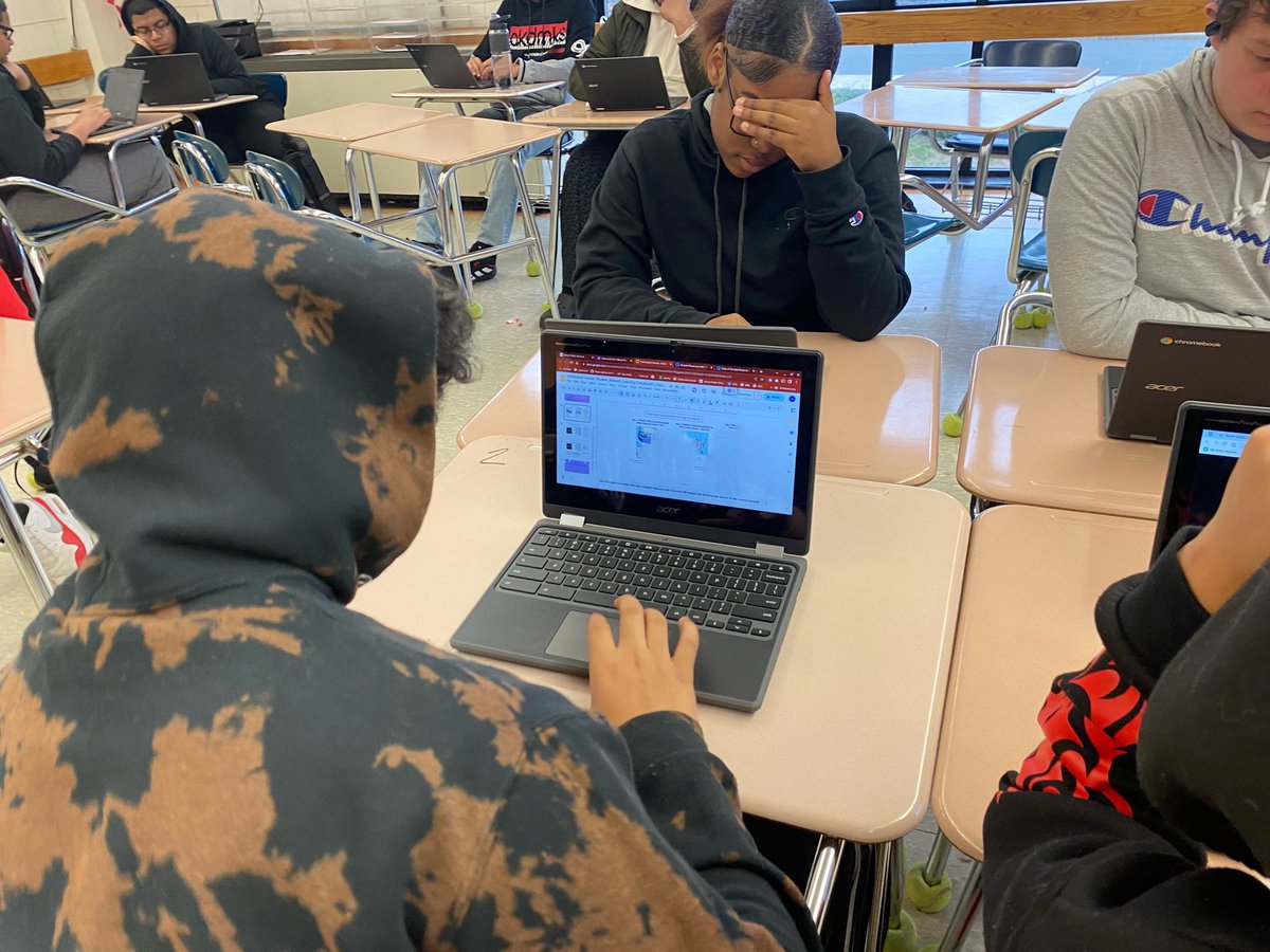 MsSelv_SHS's tweet image. Wednesday, students in Pre-AP World History &amp;amp; Geography engaged in a reteach of Evaluating Evidence standard. Students reviewed their responses, explained what thinking led them to a correct/incorrect response, &amp;amp; shared that thinking #studentledlearning @_salemhigh_