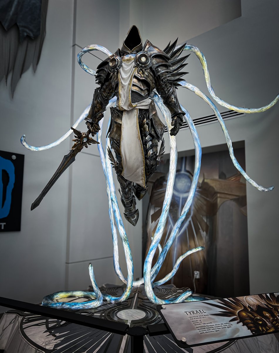 haughtychicken's tweet image. Stunning 🩵#Blizzcon2023 #Diablo