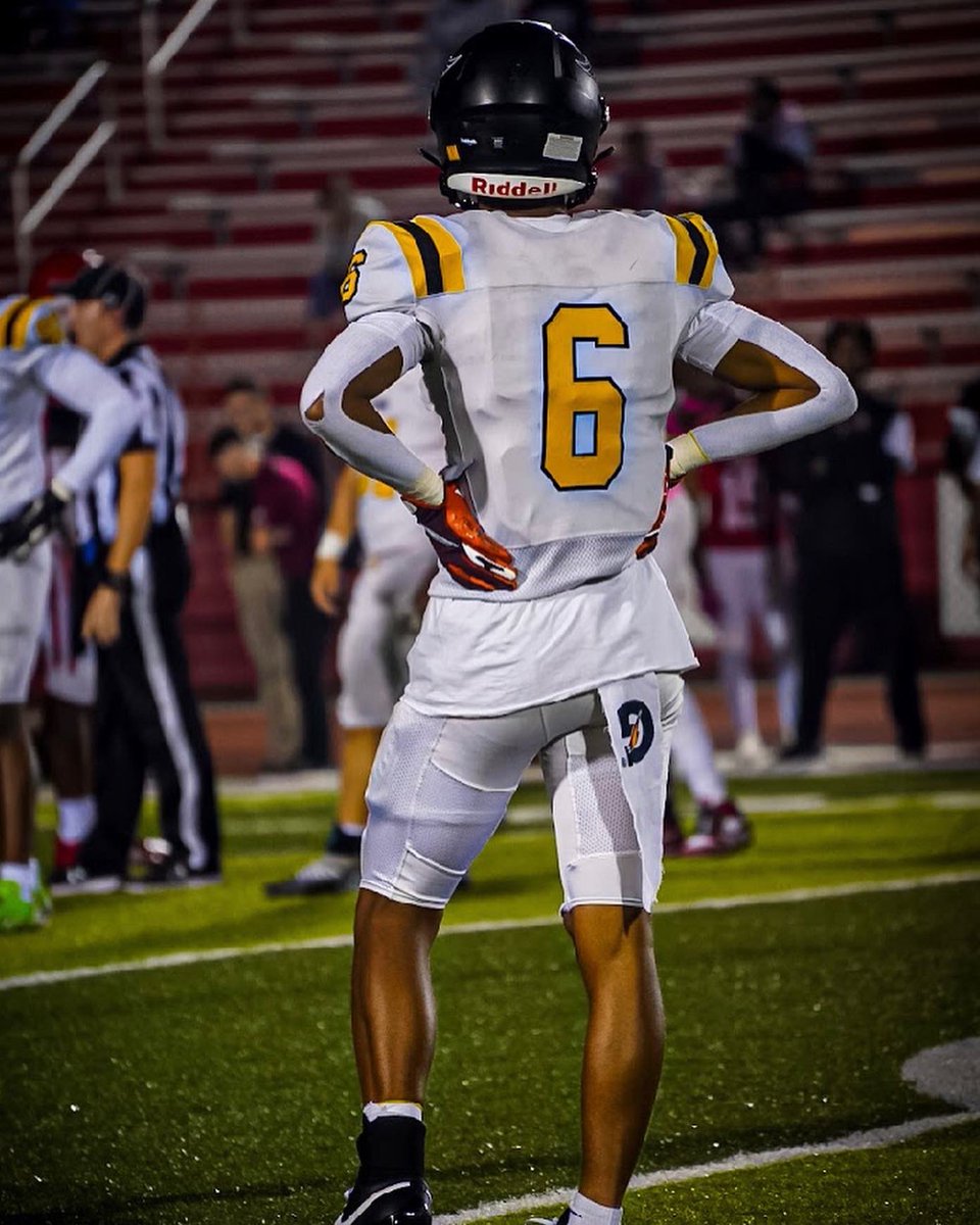 Huge thank you to @AvonFBOrioles @RobGibsonHC for allowing to finish my high school football career where it initially began!!!❤️ #6out Senior season highlights hudl.com/v/2MCLah @IndianaPreps @SWiltfong247 @AllenTrieu @jordan_peterson @TrBF_31 @juicewills29 @CoachMillz_…