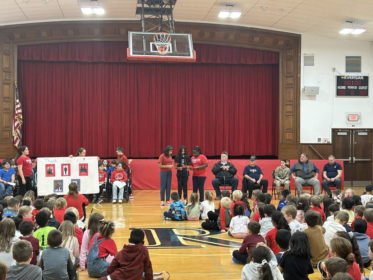 CenterGroveES's tweet image. Today, we celebrated our Veterans and thanked them for their bravery and dedication to keeping us safe.