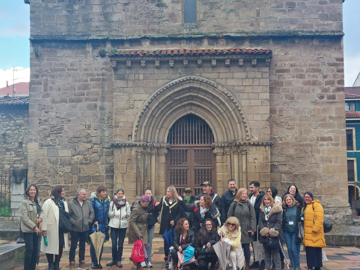 Termina la II movilidad del proyecto de   Agrupaciones donde hemos tenido el placer de recibir en EO Avilés a profes y alumnos de <a href="/alcalaidiomas/">eoialcala</a> <a href="/eoidh/">EOI DOS HERMANAS</a> y <a href="/EoiMonforte/">EOI Monforte</a>. Hemos hablado de DUA, sî,pero también hemos estrechado lazos. 2 días intensos q han dejado un buen sabor de boca