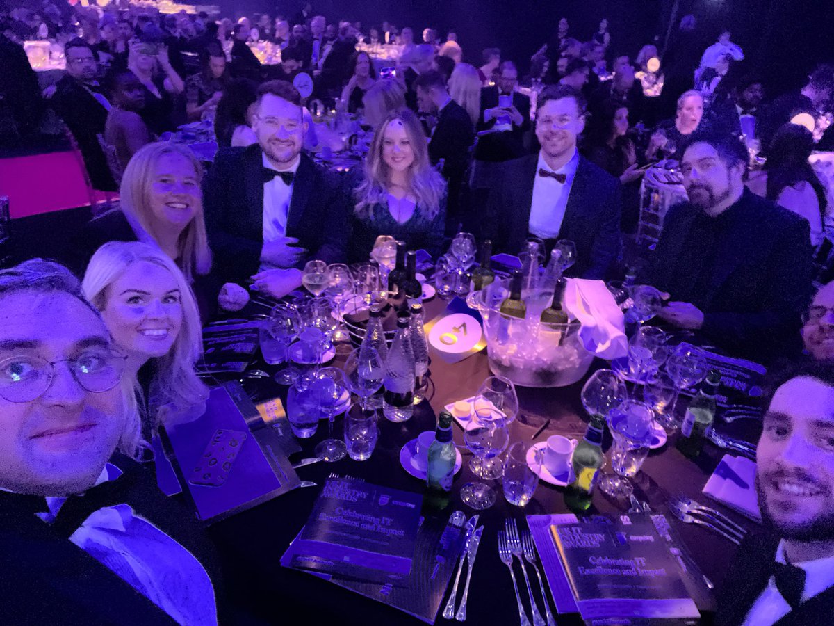 Awesome night out at the UKIT Awards with this group of innovators and disrupters 

#ukitawards #nationalgrid