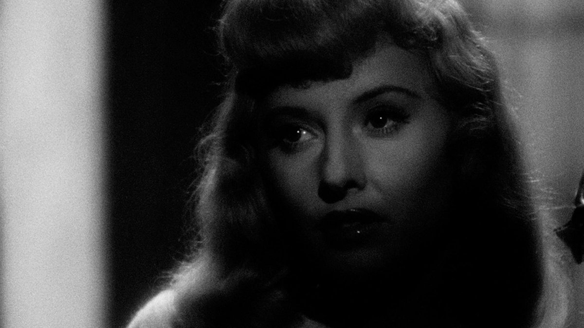 JacobsGhost's tweet photo. Top 5 American film noirs

1.Night of the Hunter 
2.Double indemnity 
3.Dark Passage
4.Murder my Sweet
5.High Sierra

(Could’ve probably made this list only using Humphrey Bogart films but I narrowed it down to two) 

#Noirvember https://t.co/fHHeuzsryn