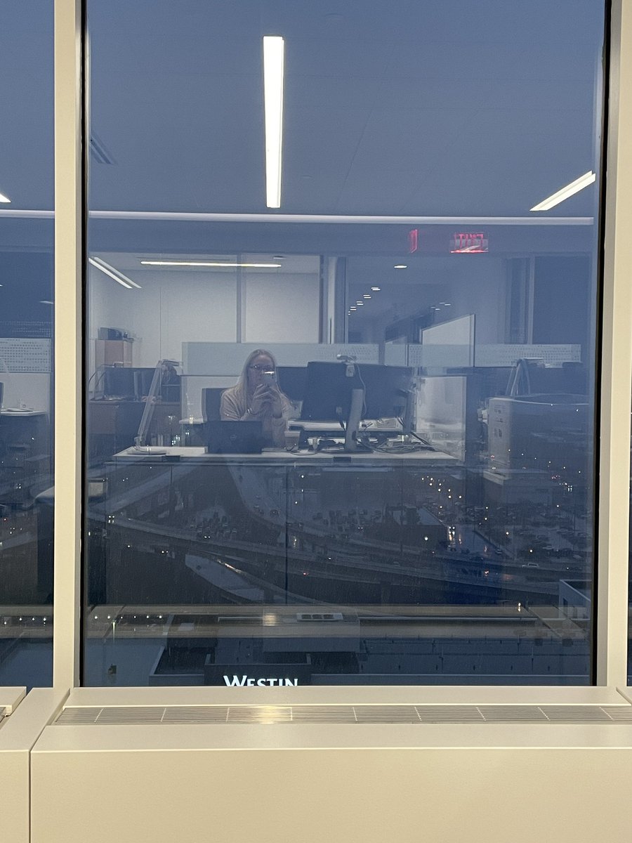 mommy_wins's tweet image. I feel like I’m working the night shift. (And yes, I realize this is also a selfie.) #Its4pm #NotOK #Halp #HoanBridge