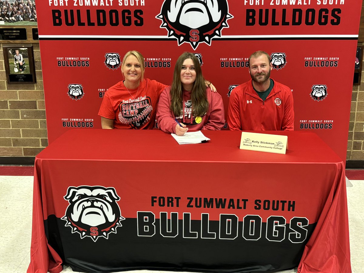 A big shout out to Kelly Stickman for signing her letter of intent to play softball at Moberly Area Community College.  We are so proud of you kelly!  The best is yet to come!