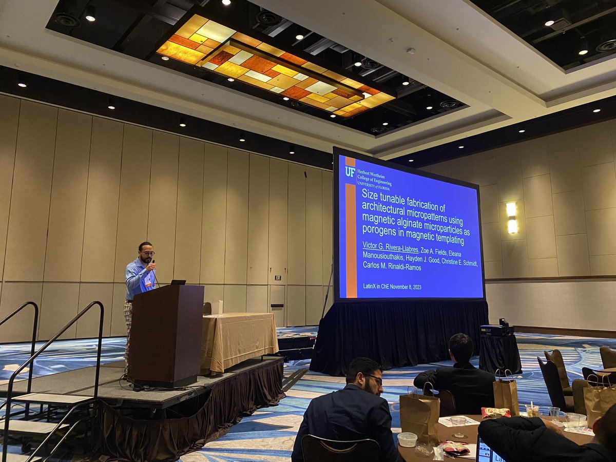 LatinXinChE's tweet image. Finally, we finished the session with Andres Cabeza, Jonathan Salmeron-Hernandez, and @LabresRivera