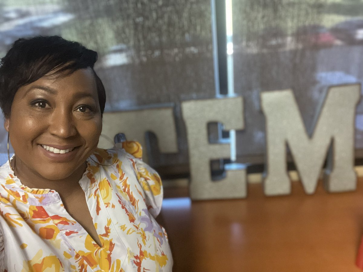 Happy National STEM Day folks!! And yes, I STILL love STEM so much❤️!!