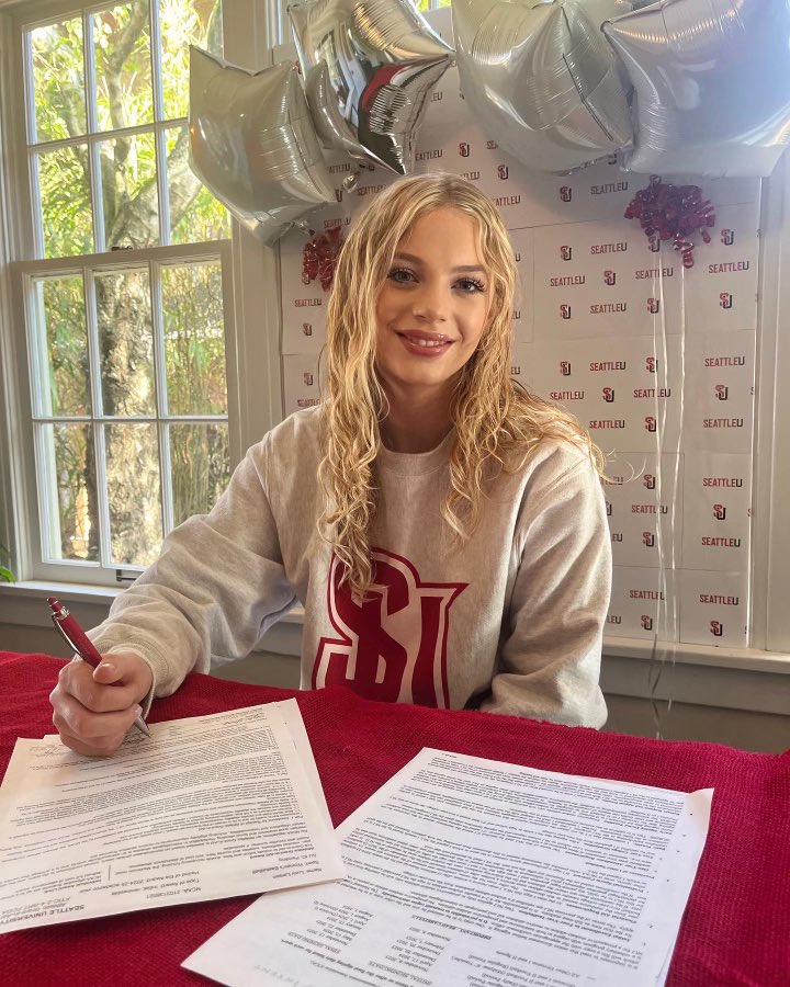 FBCNars's tweet photo. Lucy Larson first ever commit and signee for Coach Sky of Seattle University. Hometown hero representing West Seattle 🔥
#MOBForever #FBCNWAlliance https://t.co/duNxvUsVWl