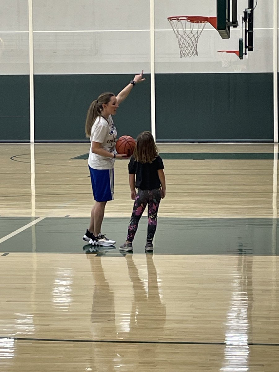 Live seeing Coach Finora working with  her Future Stars players!
