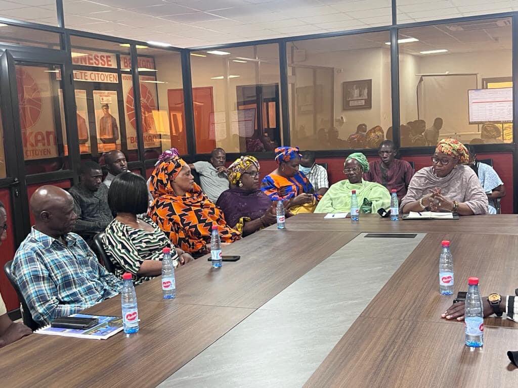 SM_Coulibaly's tweet photo. Ce mardi 07 novembre 2023, M. Alhassane BENGALY, Coordinateur des Associations et Clubs de soutien de Seydou Mamadou Coulibaly, a réuni nos représentants des clubs et associations pour préparer les futurs bureaux dans les communes de Bamako.
#SMC
#benkan https://t.co/7jXgEyUwXn