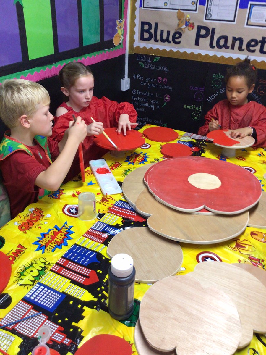 PenllergaerP's tweet image. @PoppyLegion our beautiful @PeaceMala garden looking sensational! 🕊 🌈🕊
#PPSCom
#PPSHum