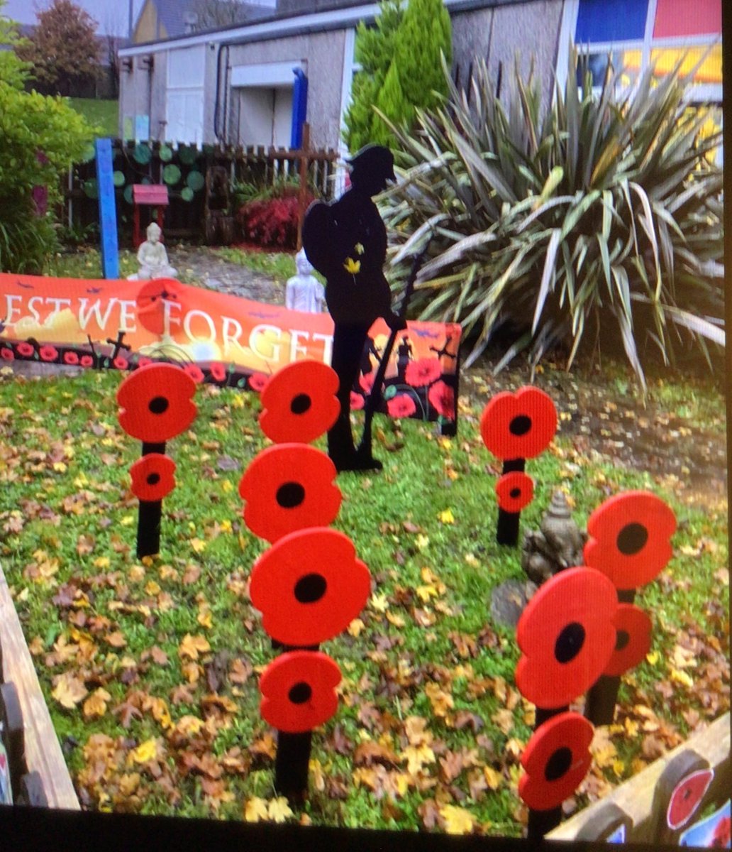 PenllergaerP's tweet image. @PoppyLegion our beautiful @PeaceMala garden looking sensational! 🕊 🌈🕊
#PPSCom
#PPSHum