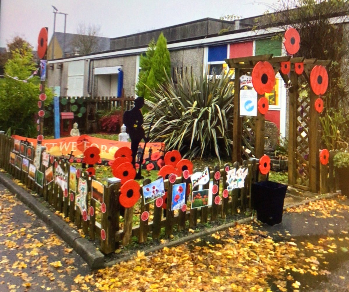 PenllergaerP's tweet image. @PoppyLegion our beautiful @PeaceMala garden looking sensational! 🕊 🌈🕊
#PPSCom
#PPSHum
