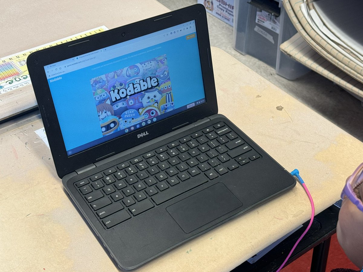 ChrisKauter's tweet image. Exciting times in Mr. Longo's Grade 2 class @5thaveSchool as they dive into coding with @Kodable! 🚀💻 Kudos to the students for their enthusiasm and to Mr. Longo for fostering digital skills early on. #EdTech #CodingInClass #itsashorething