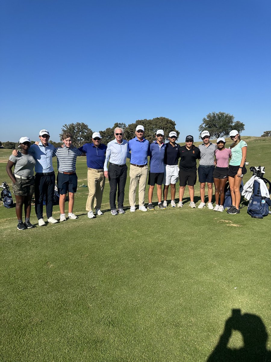 McLeanGolf's tweet photo. Stopped in at the Crown Academy in Arlington, Texas today. It’s run by Justin Poynter (on my left) and DOI Joey Wuertemberger. Both taught for me at Doral and at the Jim McLean Golf Center in Fort Worth. Both are fabulous! Great group of young stars!
⁦@JustinPoynter⁩ https://t.co/4HJIFHqqwl