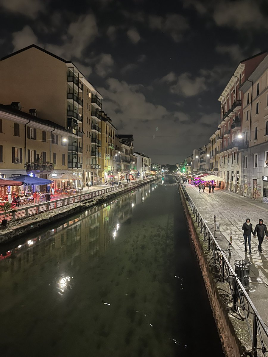 È vero che non si può spoilerare ma se <a href="/Ghemon/">Ghemon</a> capita nella vostra città con Una cosetta così fatevi il regalo di andarlo ad ascoltare (e non solo per i preziosi inediti).