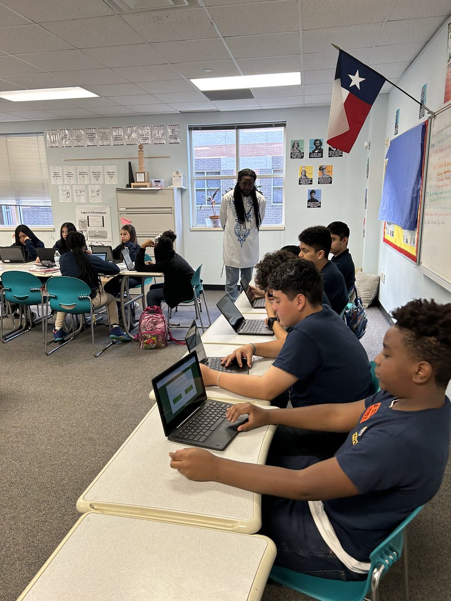 CounselorBoutte's tweet photo. West Briar 8th grade students were actively engaged during Advocacy while completing College and Career Readiness modules!! #collegeandcareer #careerclusters https://t.co/DDxxbcXjjY