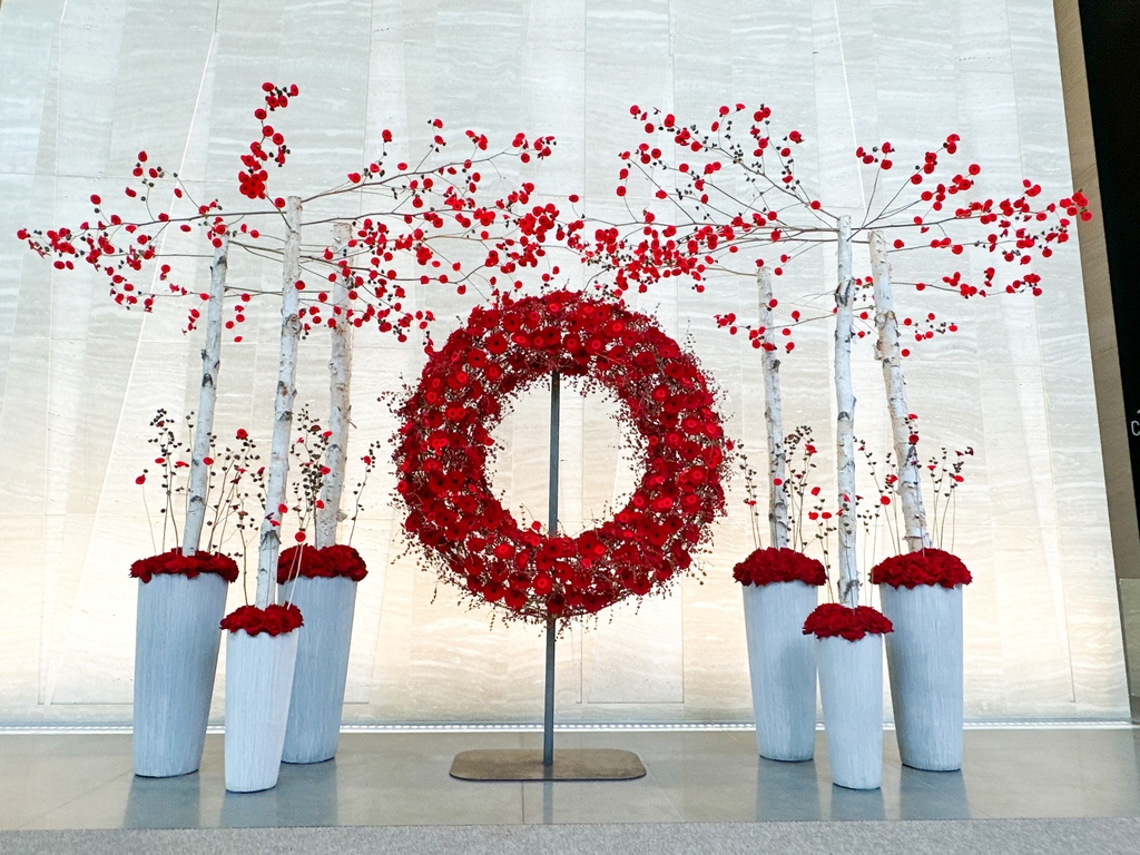 MyTOFD's tweet photo. Honour Remembrance Day by placing a poppy on this interactive installation at #CIBCsquare ❤️ 🇨🇦 By November 11, the installation by florist Bruno Duarte will be filled with poppies from tenants & visitors who have paid their respects. #RemembranceDay #LestWeForget https://t.co/ao6sYnvnUg