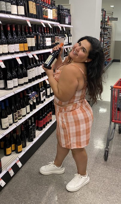 Buying some wine at target&hellip; https://t.co/Vbb80YtGky<a href="/tag/mvsales"class="tags"><span>#mvsales</span></a>