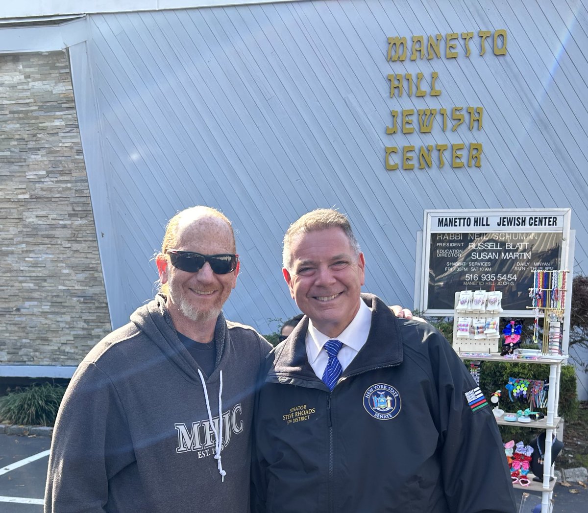 SenatorRhoads's tweet photo. Had a great time at the Manetto Hill Jewish Center Fall Boutique on Sunday! Special thank you to Russ Blatt, President of the Manetto Hill Jewish Center, for organizing such a fun fall boutique for our community to enjoy. Great job!
#manettohilljewishcenter #plainviewny https://t.co/DaBgxLoyue