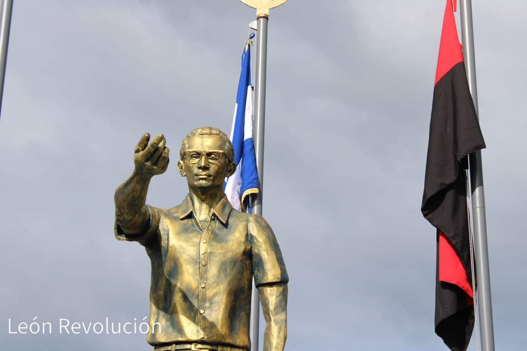 SILVIOROMEO3's tweet photo. Comandante Carlos Fonseca, profesor, líder, político y revolucionario Nicaragüenses fundador del Frente Sandinista de Liberación Nacional, (FSLN). NICARAGUA ENTERA TE GRITA PRESENTE.
#ComandanteCarlosComandanteEnJefe
@MilyBA2
@nykskstro
@quezadar2 https://t.co/VZpzt2MQKp