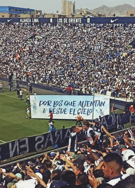 ComandoSvr1986's tweet photo. Por todos los que nos tomaron la delantera y están junto a Los Potrillos. 
¡VAMOS ALIANZA! https://t.co/8hGdtp47vJ
