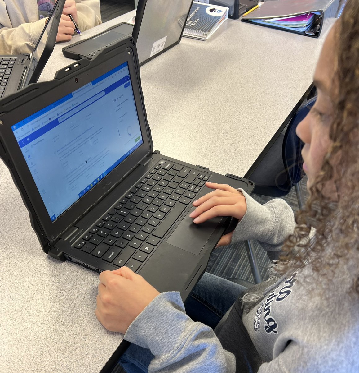 erinjurisich's tweet image. I have NEVER seen Ss so excited about research! These 6th grade @SBMSPIRATES learned how to use #SearchProgress in #MicrosoftTeams to find reliable information about TBIs to go w/ their reading of Restart by @gordonkorman 
#OnslowDLT #MicrosoftEDU