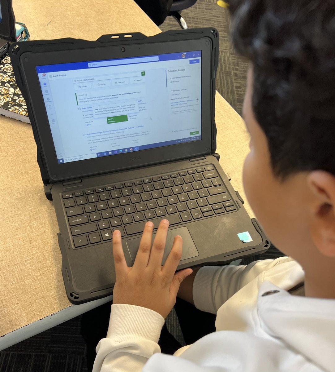 erinjurisich's tweet image. I have NEVER seen Ss so excited about research! These 6th grade @SBMSPIRATES learned how to use #SearchProgress in #MicrosoftTeams to find reliable information about TBIs to go w/ their reading of Restart by @gordonkorman 
#OnslowDLT #MicrosoftEDU