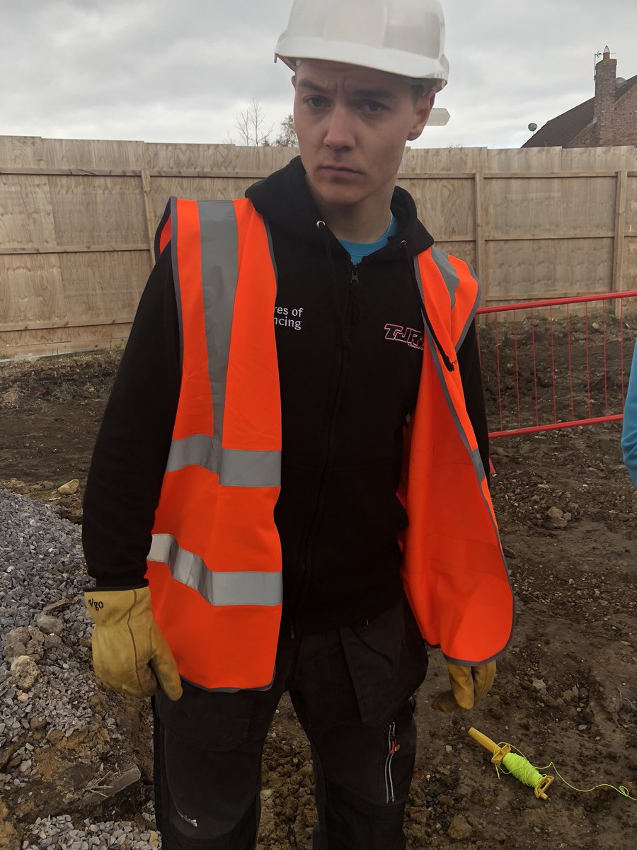 Spotted at Speedway tweet media