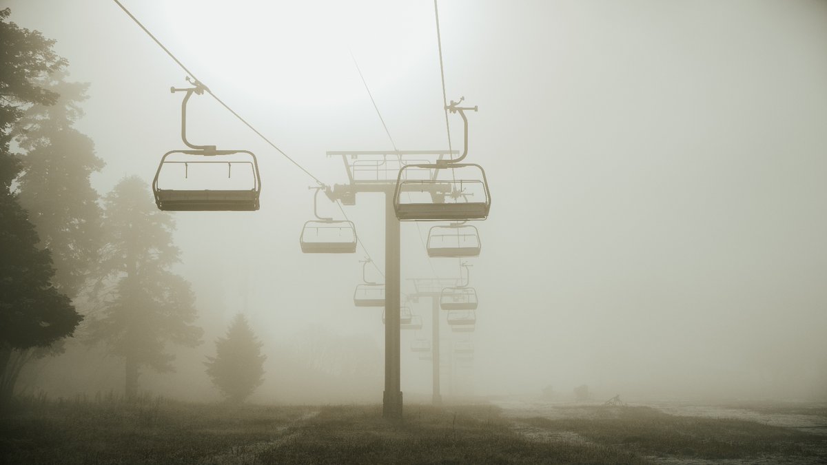 AlanaBrophyWX's tweet photo. #Ski season is just around the corner! It's finally chilly enough for #Snowbasin to bust out the snow machines. Tuesday's system dumped nearly a foot of snow on Snowbasin, one of the highest snow totals we saw! #utwx
@SnowbasinResort @ThomasGeboyWX @StormySandersWX https://t.co/VyPpl7kvZ3