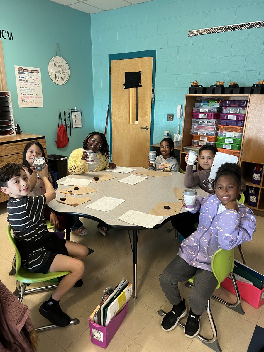 SterlingElemen1's tweet image. Our 4th Graders enjoyed a nice “cafe vibe” while they read aloud their #Module1 Performance Tasks! These poets crushed it! ☕️ 👏🏼 @ELeducation @CharMeckSchools #sterlingpride🐯 #chinupcrownon👑 #4thGrade #poetry