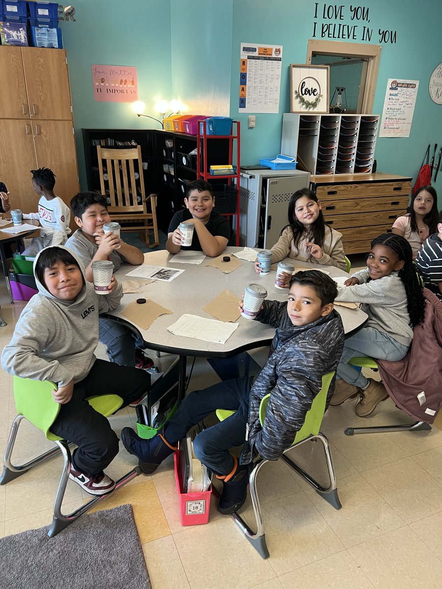 SterlingElemen1's tweet image. Our 4th Graders enjoyed a nice “cafe vibe” while they read aloud their #Module1 Performance Tasks! These poets crushed it! ☕️ 👏🏼 @ELeducation @CharMeckSchools #sterlingpride🐯 #chinupcrownon👑 #4thGrade #poetry