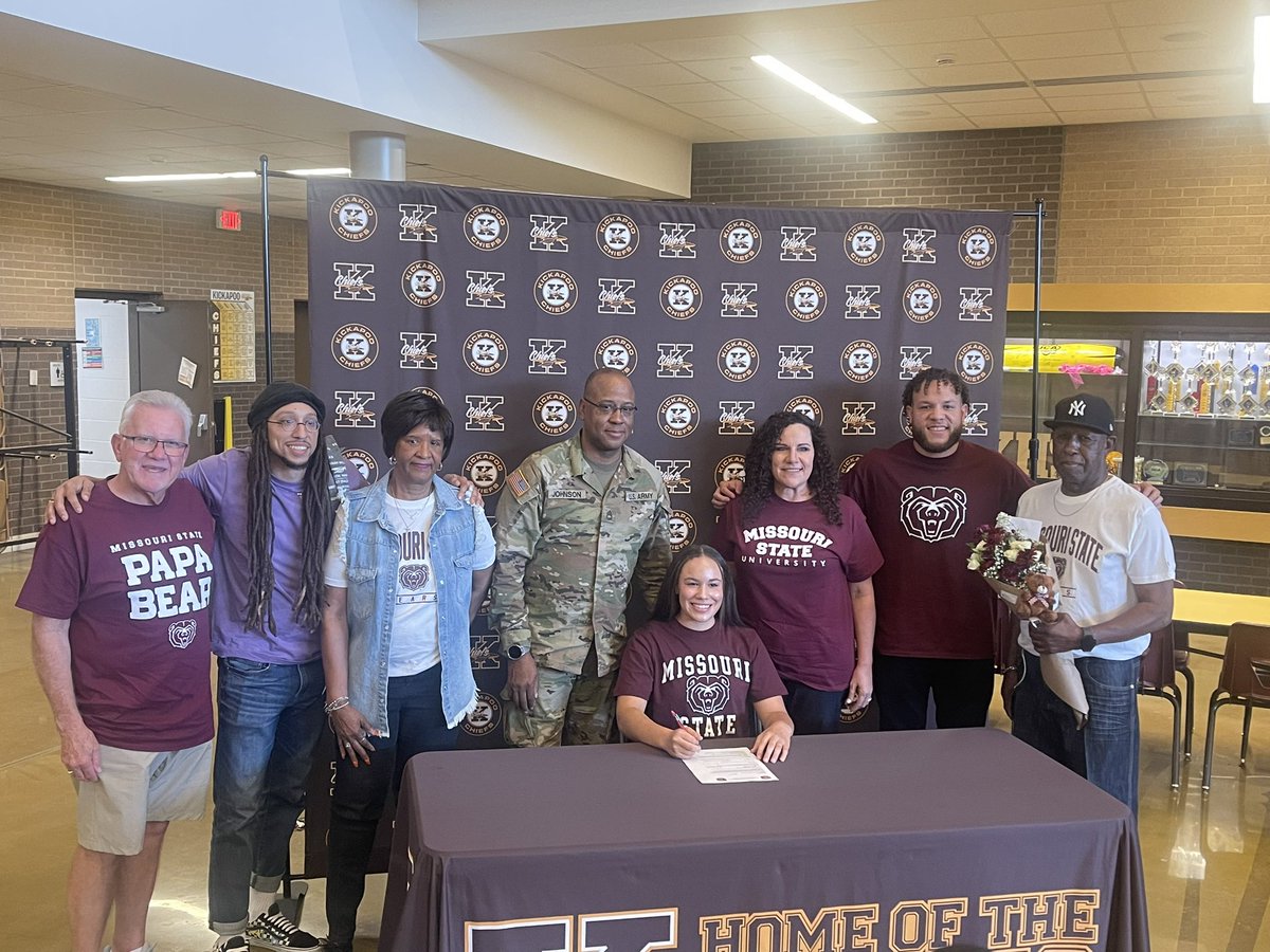 Congratulations to <a href="/kya_johnson3/">Kya Johnson</a> for signing with @MOstateVB. The <a href="/KickapooChiefs/">KickapooHighSchool</a> star was part of the team that took the <a href="/Volleychiefs/">Kickapoo Volleyball</a> to back-to-back Final Fours for the first time in program history. 

The <a href="/MissouriStBears/">Missouri State Athletics</a> get a good one!

More tonight on <a href="/kytv/">KY3 News</a> &amp; <a href="/OzarksOzone/">Ozarks Sports Zone</a>.