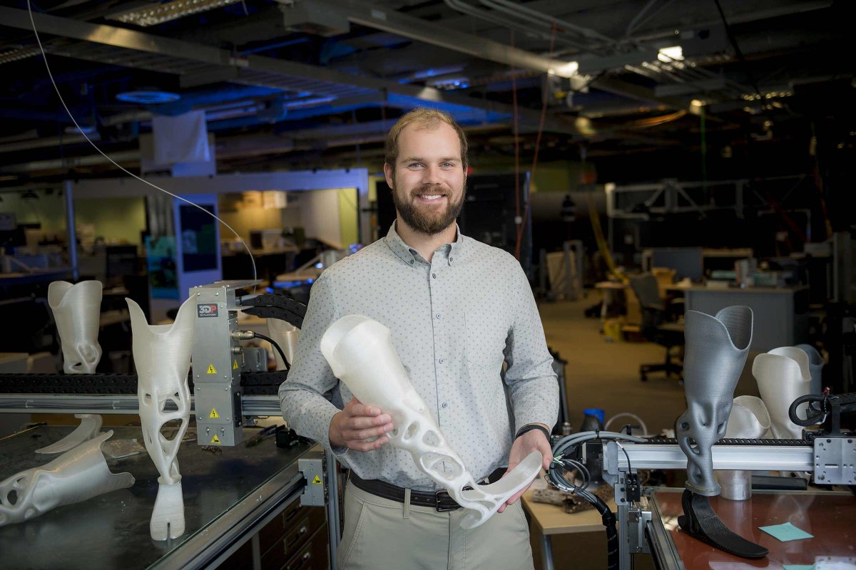 Congratulations Joshua Pelz of LIMBER Prosthetics and Orthotics, an innovation that originated @UCSDJacobs and was bolstered by @UCSDbasement. Pelz is among 10 life science trailblazers under 40yo receiving the Life Science Catalyst Award from @BiocomCA this year