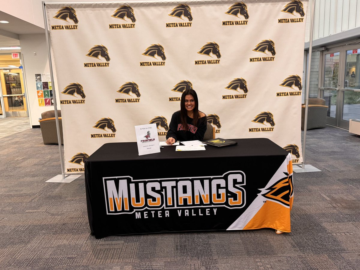 More pictures from signing day! 
<a href="/MeteaAthletics/">Metea Athletics</a> <a href="/MeteaBoosters/">Metea Boosters</a>