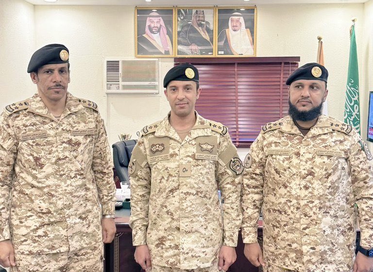 ALSAANAD's tweet photo. تهنئ قبيلة #السند من #اليديان ابنها..

العقيد/ سلطان بن عبدالكريم بن عبيد سند الايداء 
وذلك بمناسبة صدور الأمر الملكي الكريم بترقيته من رتبة مقدم إلى رتبة عقيد في وزارة الحرس الوطني.
 ألف مبروك الترقية ونسأل الله تعالى له التوفيق والسداد لما فيه خير للبلاد والعباد. https://t.co/hEhCc9m338